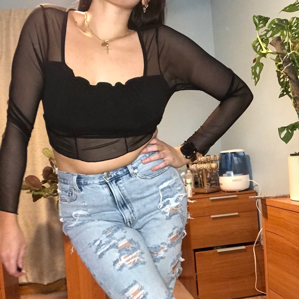 Black mesh going out crop top